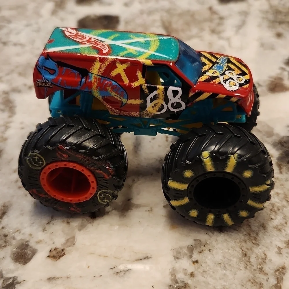 Hotwheels Mattel 68 truck 4x4 monster Truck 1:64 scale street graffiti dicast